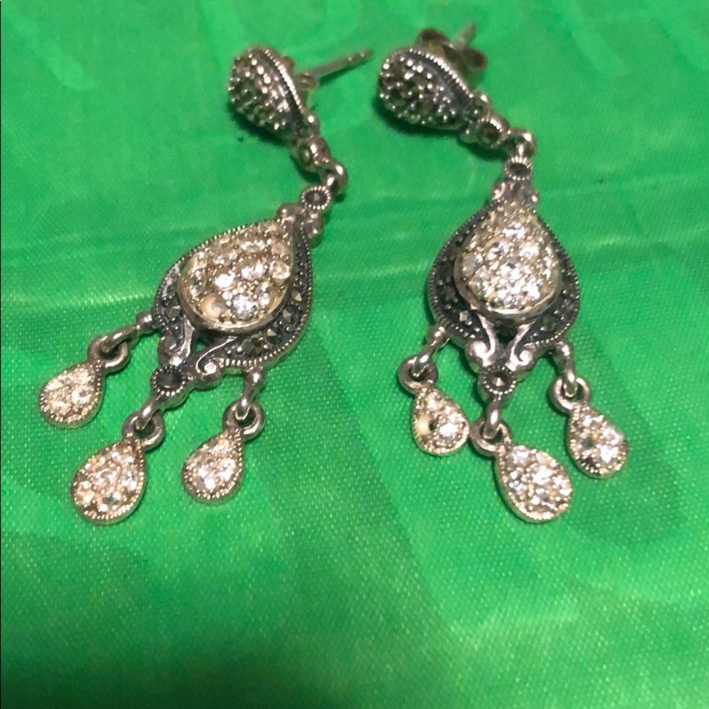 Used earrings size 2”
